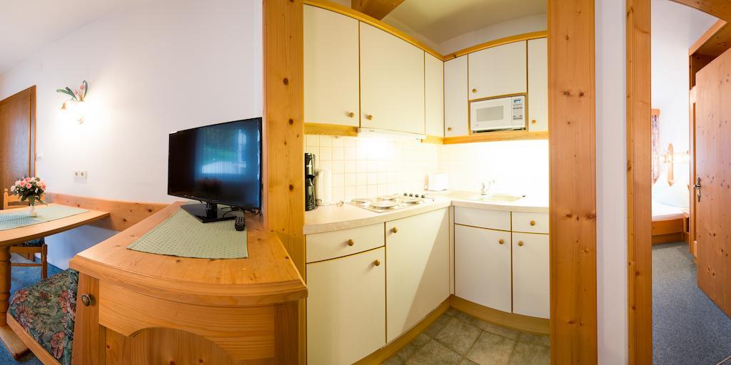 Pension Roasthof Нойштіфт-ім-Штубайталь Номер фото